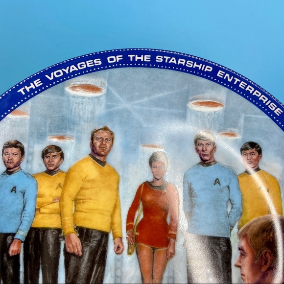 Vintage Star Trek Memorabilia Plate & Book Collectible - Picture 10 of 16